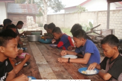 Makan dan kerjabakti (2)